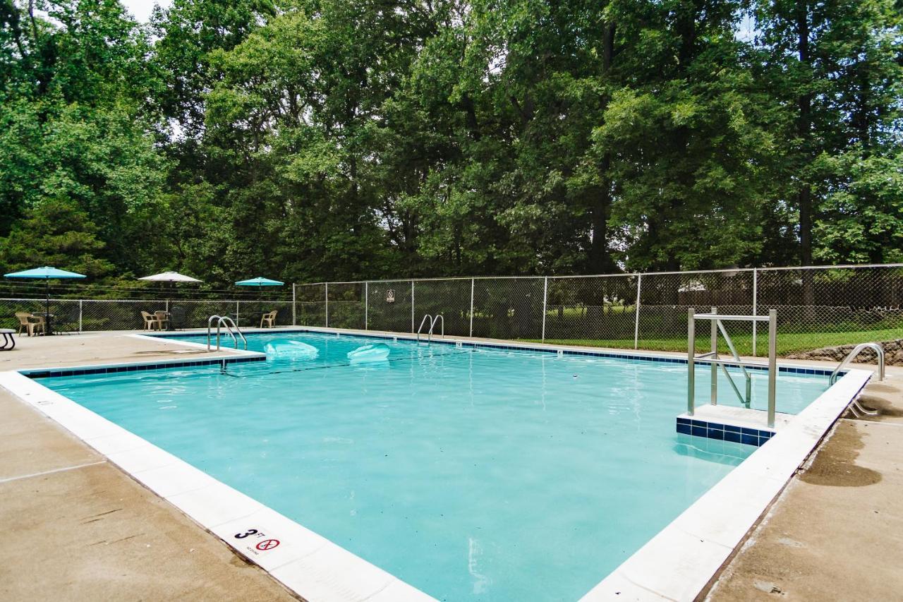 Tranquil Luxury: Modern Comfort! Lynchburg Esterno foto